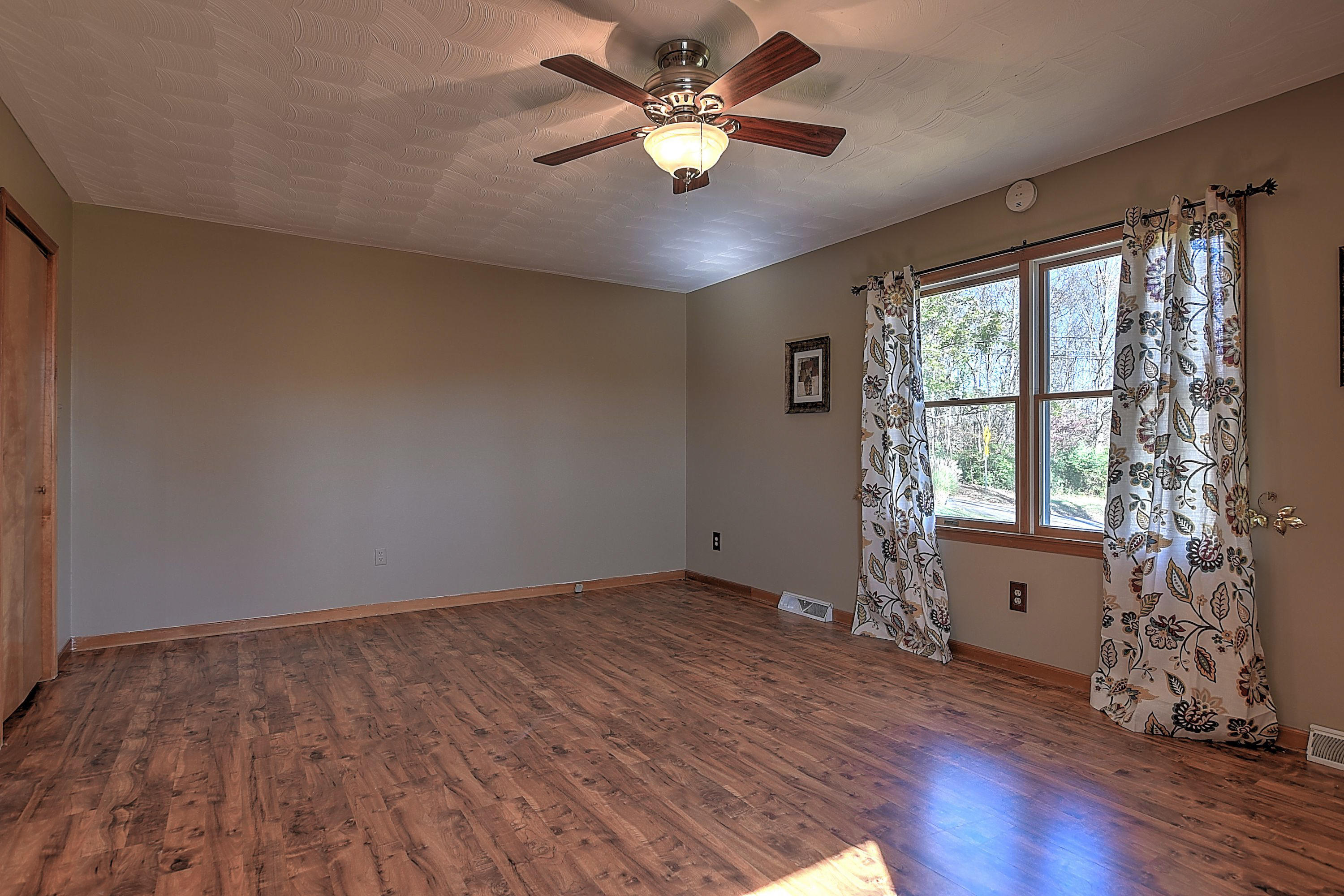 322 Booher Road Bristol, VA 24201 - Photo 28 of 46 322 Booher-29