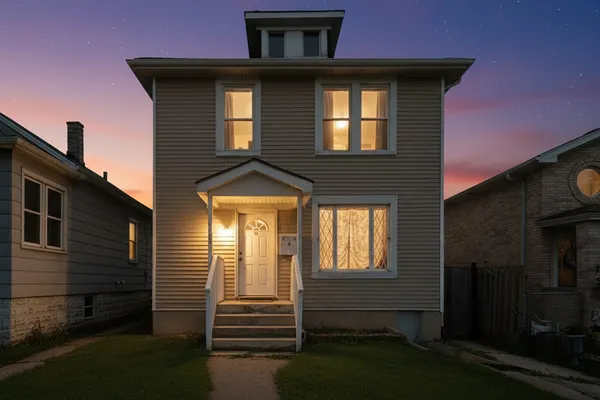 $1,450 | 6939 South Komensky Avenue, Unit 2, Chicago, IL 60629
