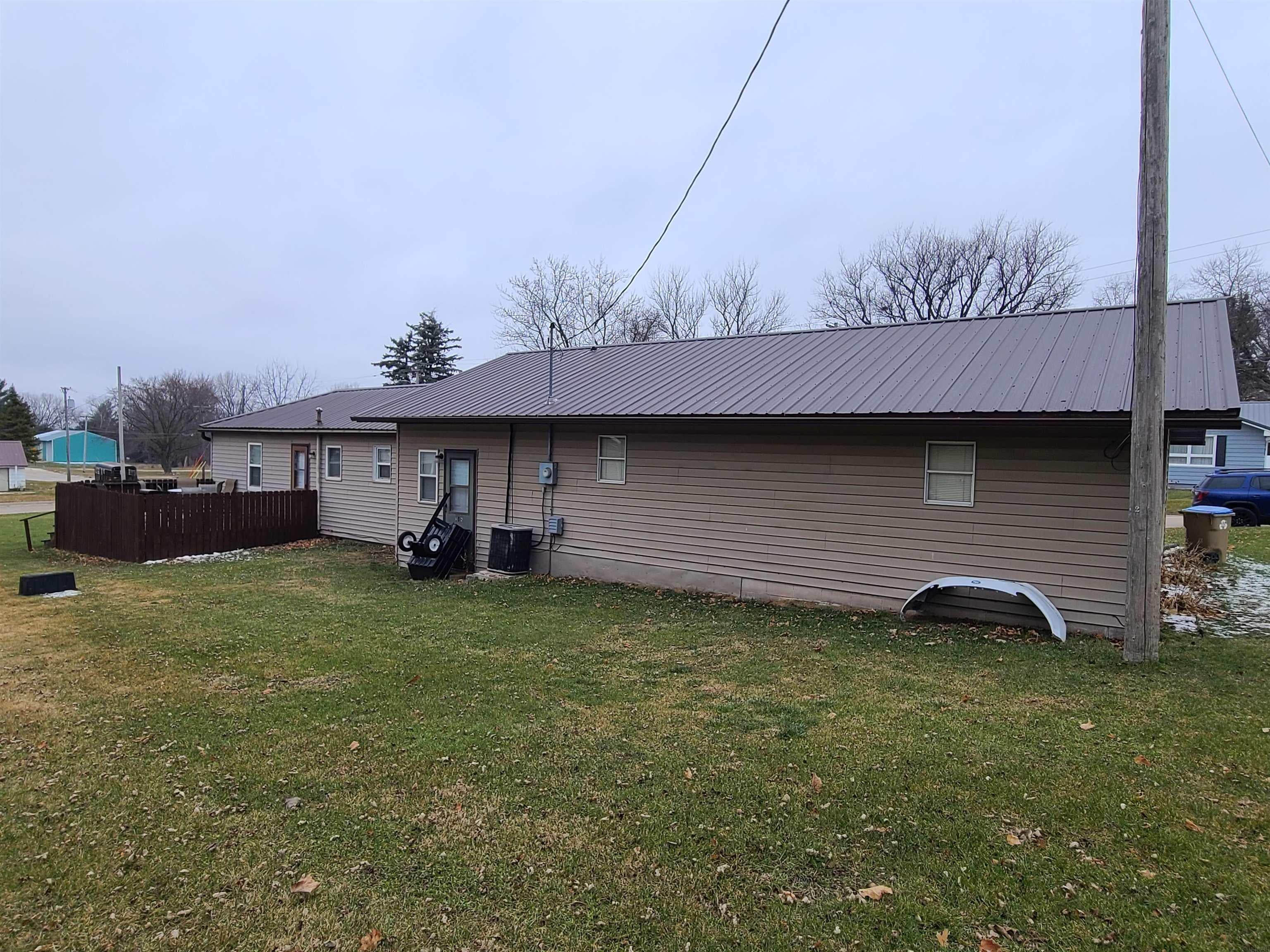 208 Locust Street Strawberry Point, IA 52076 - Photo 4 of 15 Gallery Image 4