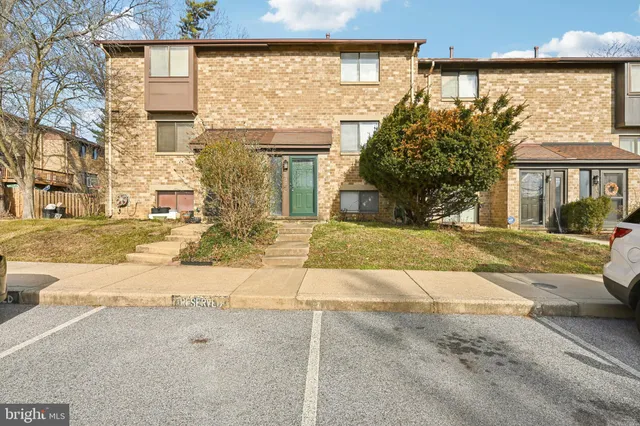 $395,000 | 7035 Knighthood Lane, Columbia, MD 21045