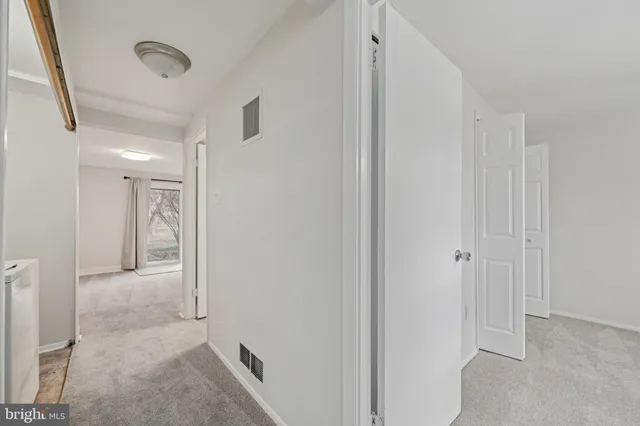 $395,000 | 7035 Knighthood Lane, Columbia, MD 21045