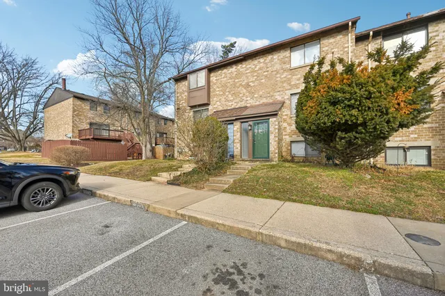 $395,000 | 7035 Knighthood Lane, Columbia, MD 21045