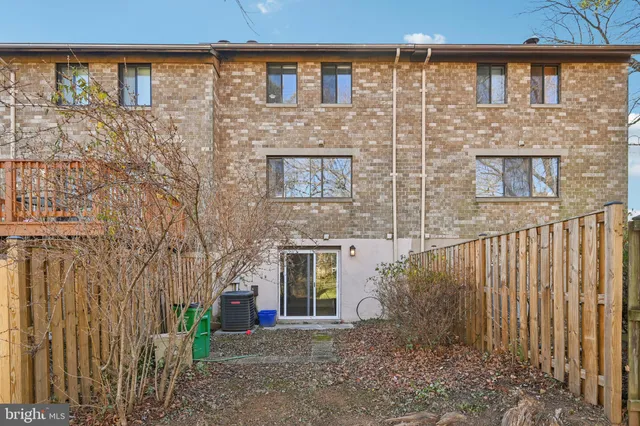 $395,000 | 7035 Knighthood Lane, Columbia, MD 21045