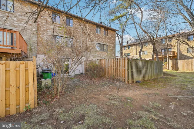 $395,000 | 7035 Knighthood Lane, Columbia, MD 21045