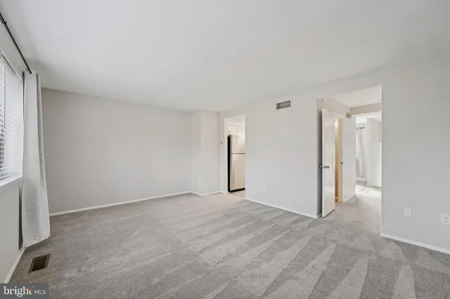 $395,000 | 7035 Knighthood Lane, Columbia, MD 21045