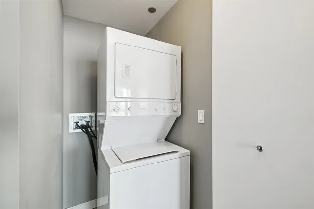 $4,500 | 130 North Garland Court, Unit 1405, Chicago, IL 60602