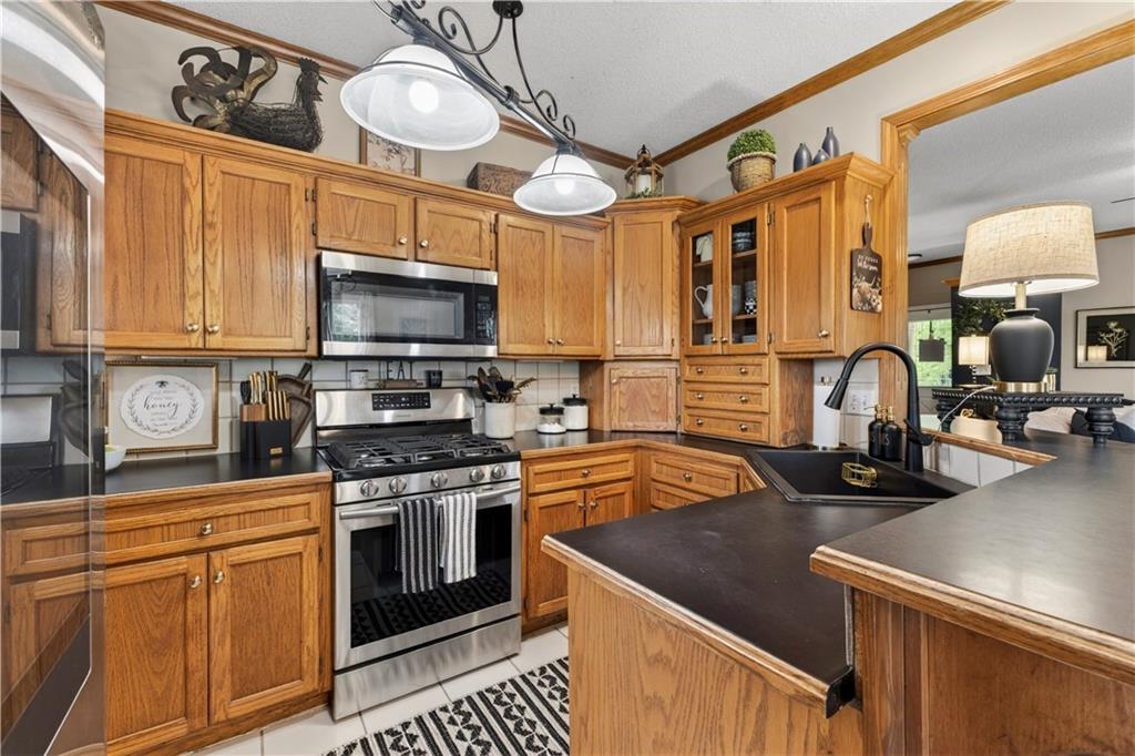 410 East Neil Chiles Road Buckner, MO 64016 - Photo 11 of 35