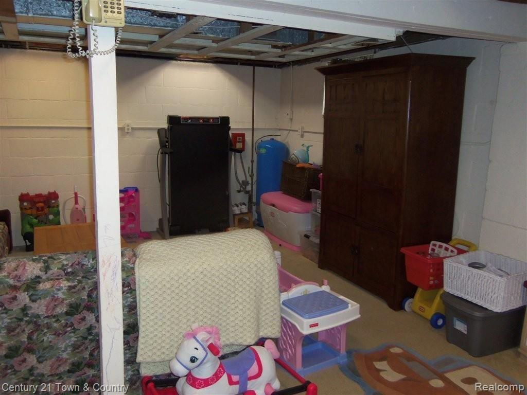 4445 Pelton Road Clarkston, MI 48346 - Photo 13 of 16 100_0338.JPG