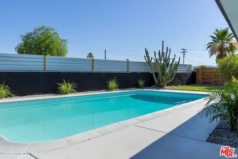 $649,000 | 4325 East Calle De Carlos, Palm Springs, CA 92264