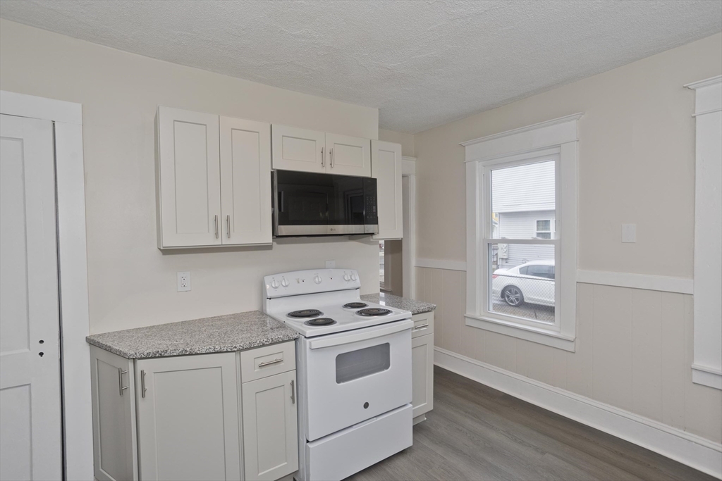 46-48 Suffolk Street Springfield, MA 01109 - Photo 19 of 33