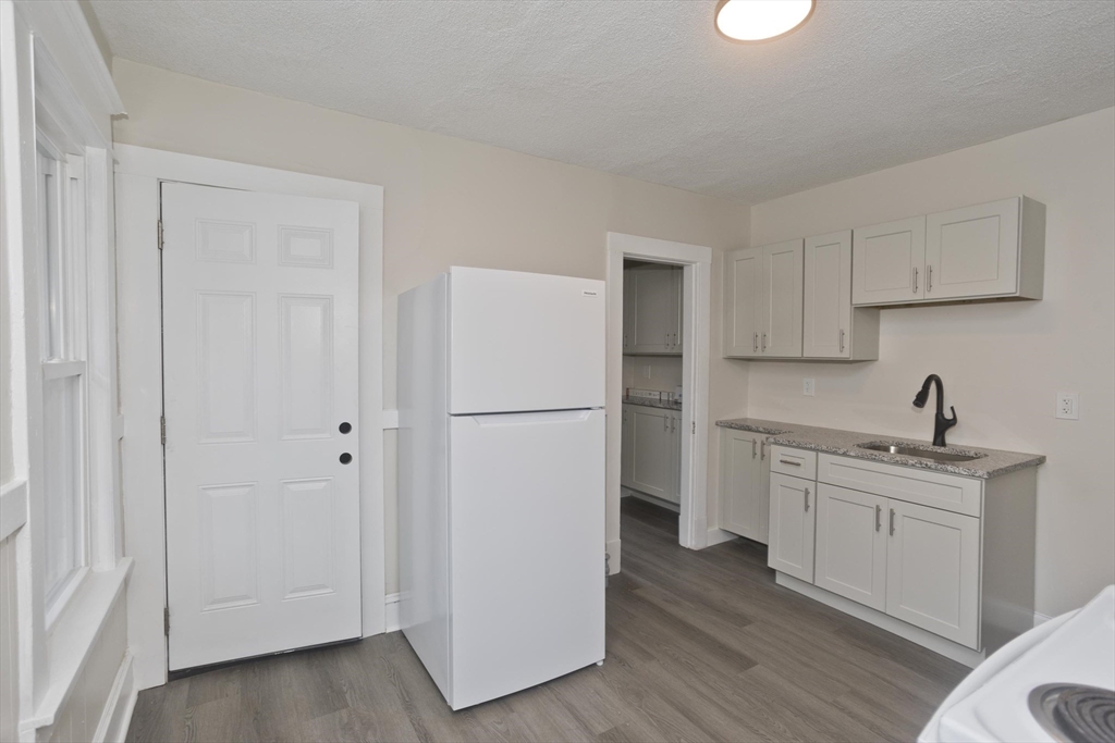 46-48 Suffolk Street Springfield, MA 01109 - Photo 22 of 33