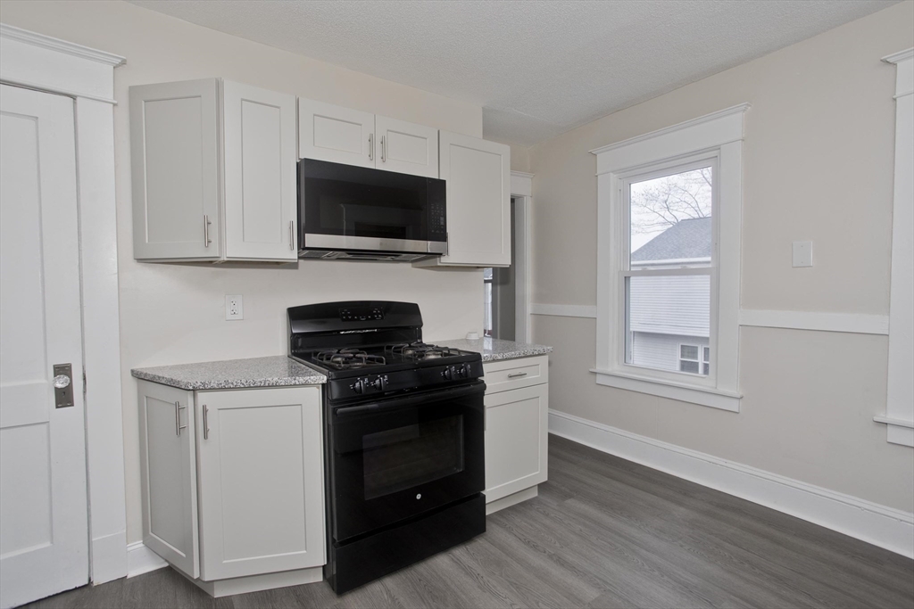 46-48 Suffolk Street Springfield, MA 01109 - Photo 31 of 33