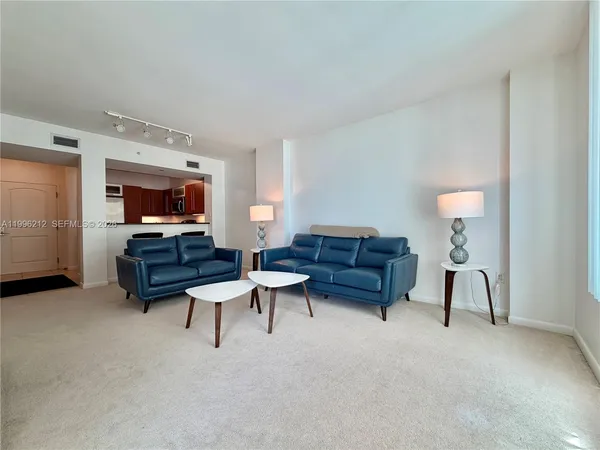 $2,395 | 7350 Southwest 89th Street, Unit 711S, Miami, FL 33156