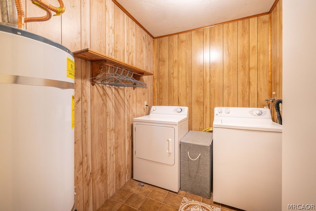 1179 Ridge Road Fawnskin, CA 92333 - Photo 39 of 43 a utility room with dryer and washer