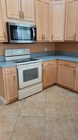 $2,600 | 58 Burning Bush Drive, Palm Coast, FL 32137