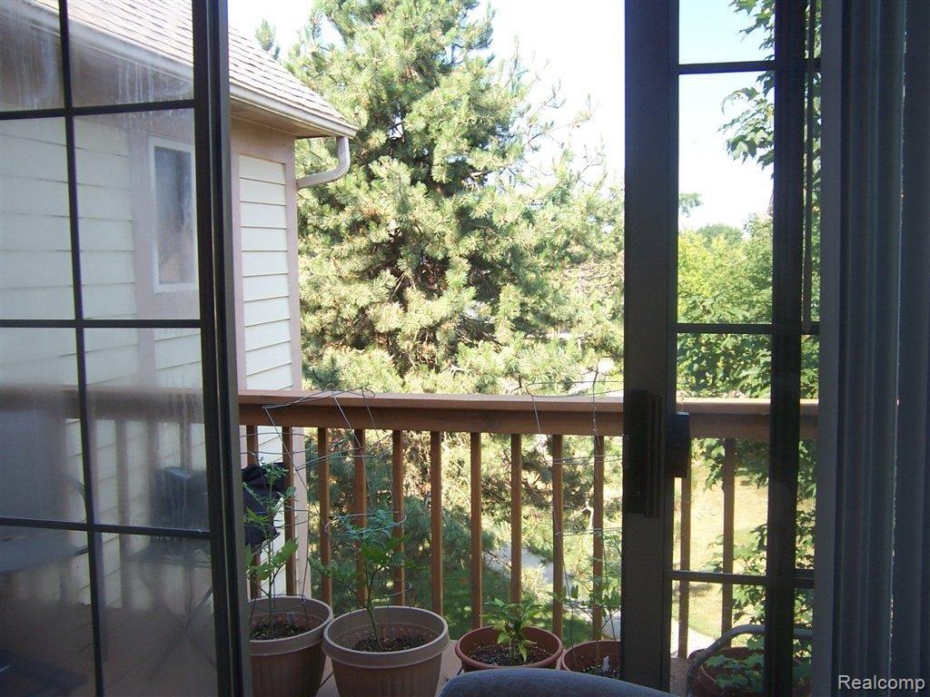 real estate 2012 052.JPG