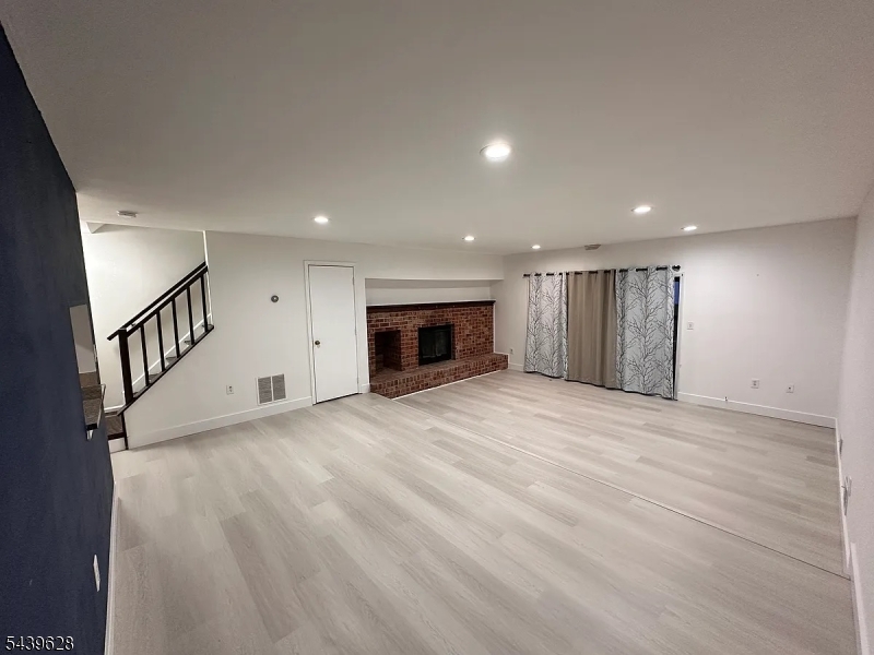 285 Penns Way Bernards, NJ 07920 - Photo 4 of 48