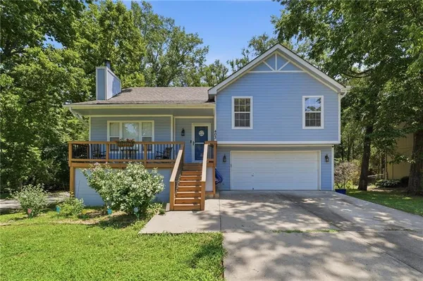 $325,000 | 403 Woodland Avenue, Smithville, MO 64089