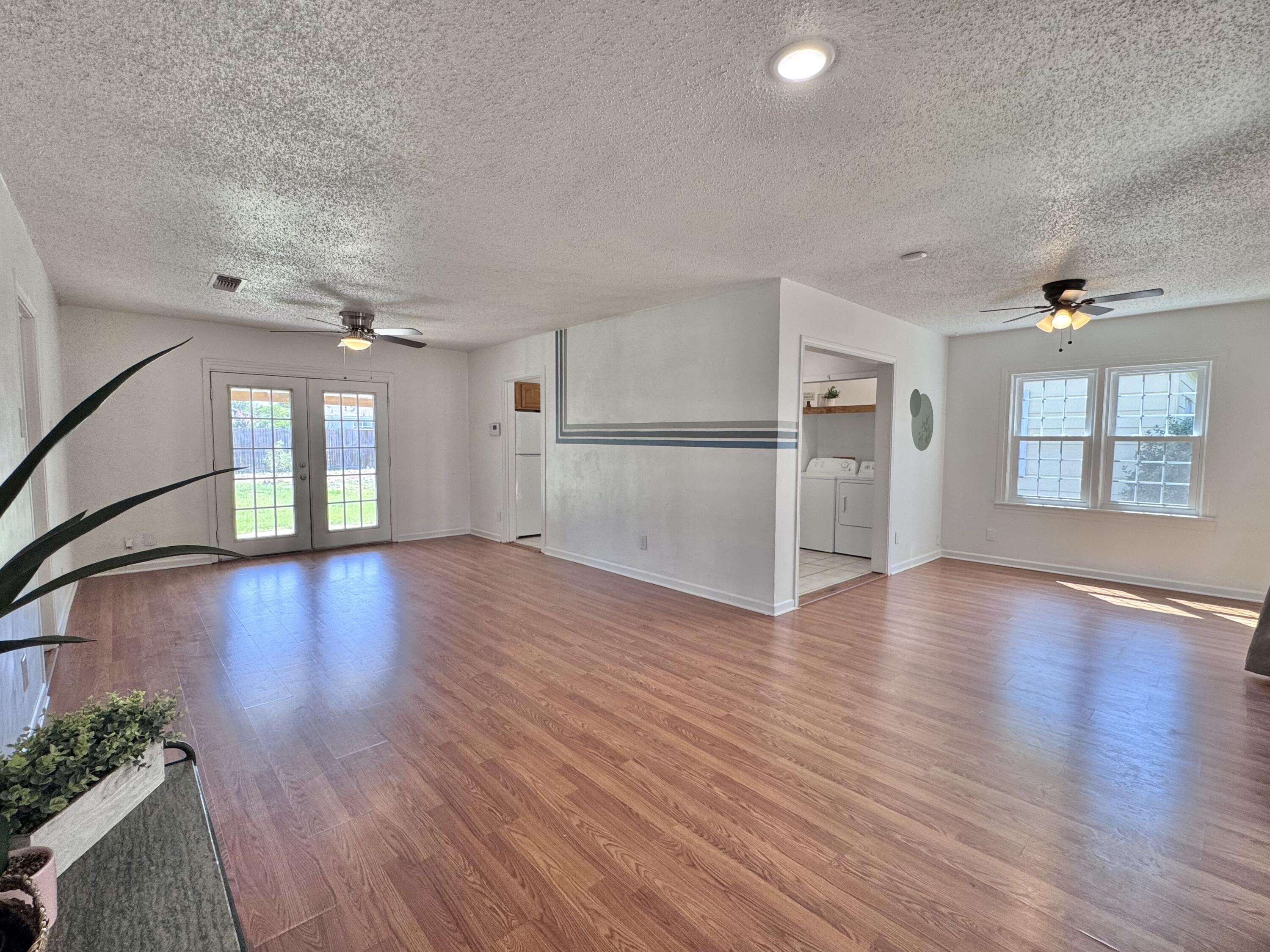 2115 31st Street Lubbock, TX 79411 - Photo 3 of 24 IMG_8673