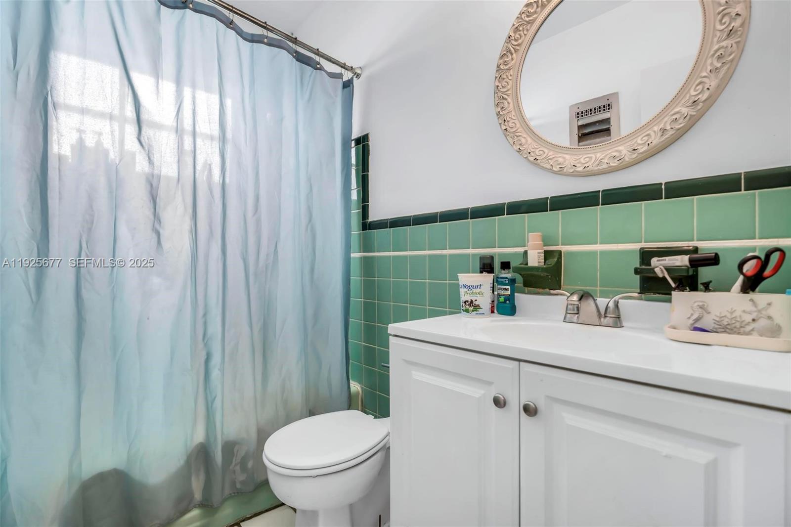 635 8th Street, Unit 205 Miami Beach, FL 33139 - Photo 2 of 19