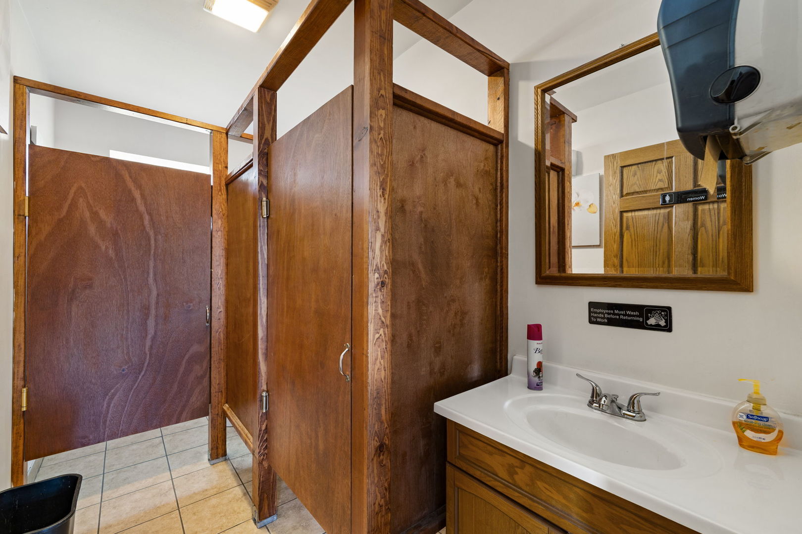 6021 South Archer Road Summit, IL 60501 - Photo 31 of 40 a bathroom with a sink and a mirror