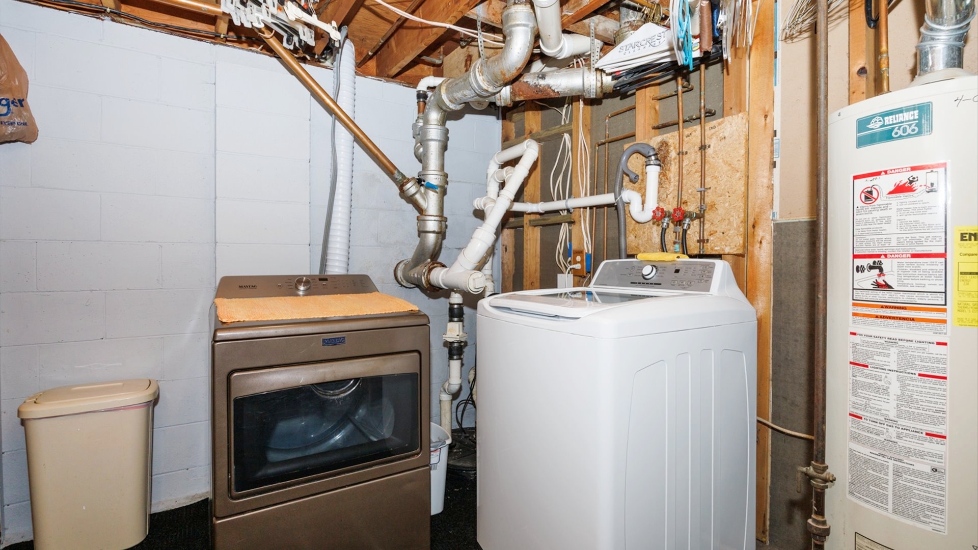 210 West North Street Colfax, IL 61728 - Photo 33 of 40 a utility room with dryer and washer