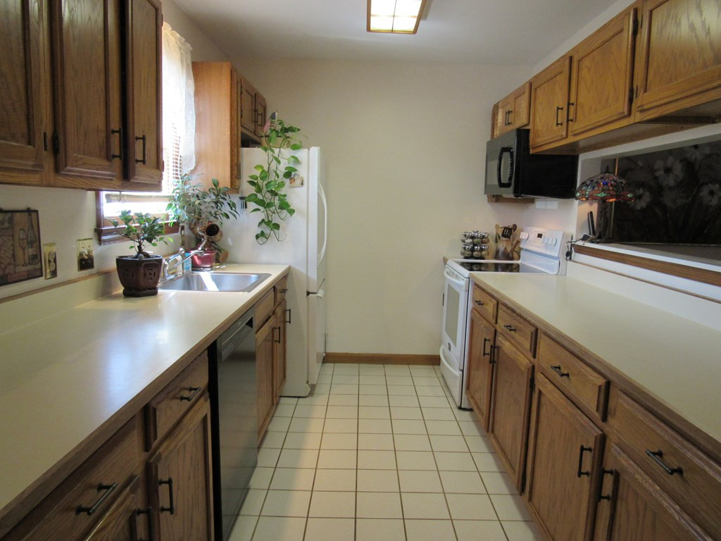 67 Set Point Plattsburgh, NY 12901 - Photo 4 of 37 Gallery Image 4