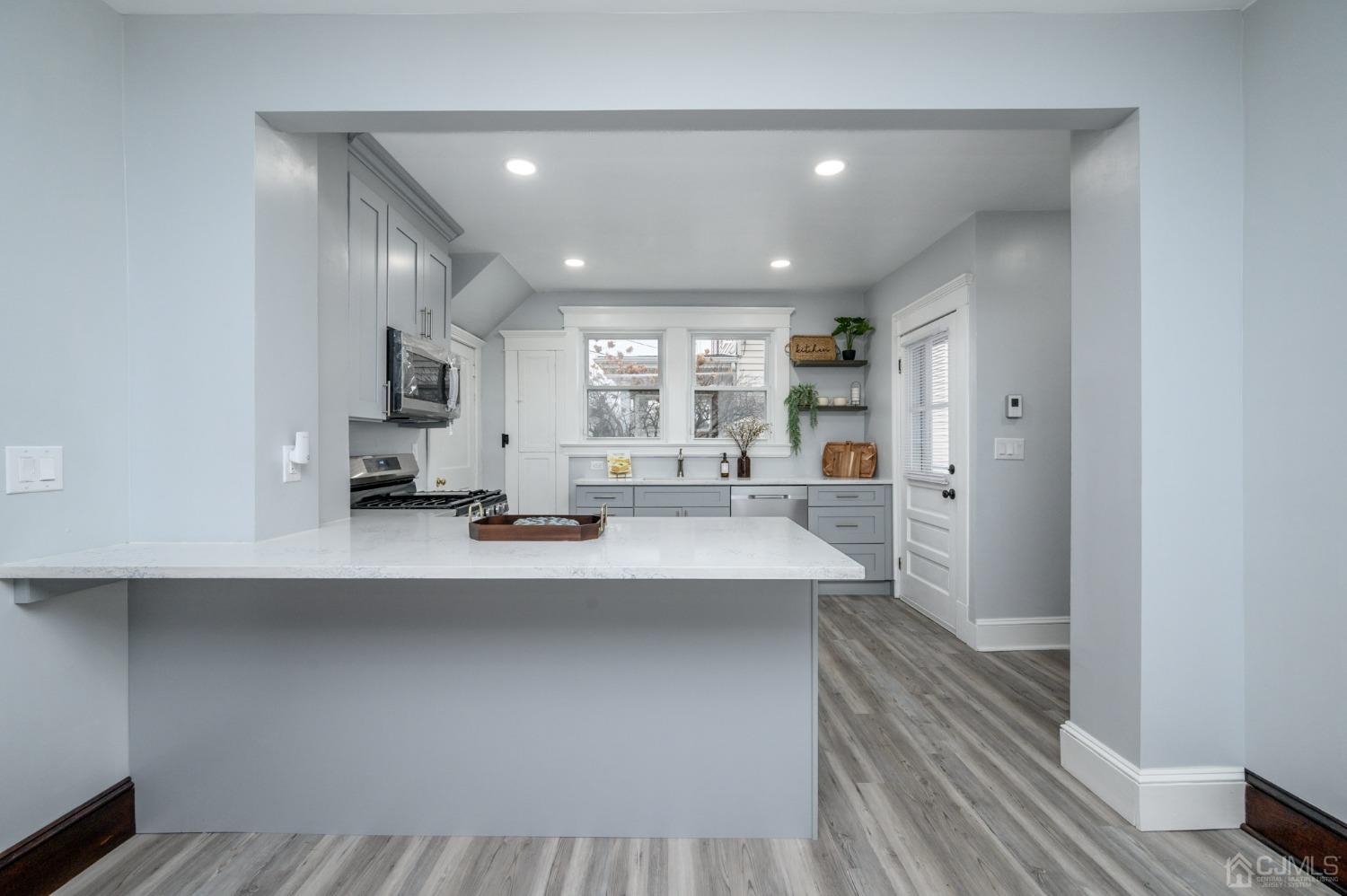 754 King Georges Road Fords, NJ 08863 - Photo 14 of 35 Gallery Image 14