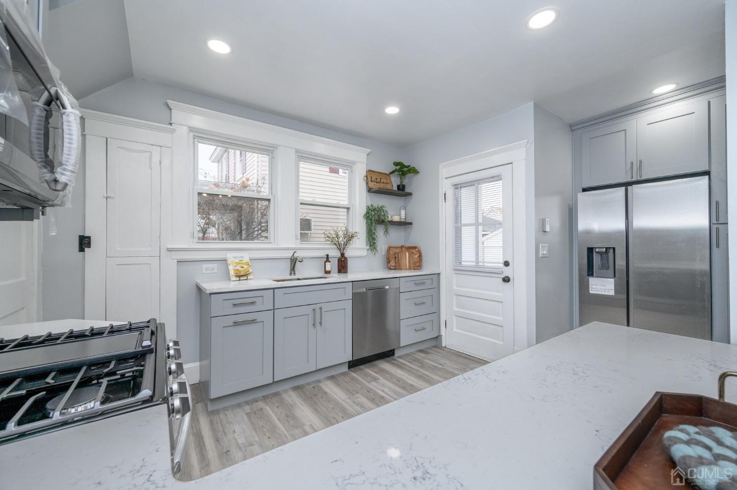754 King Georges Road Fords, NJ 08863 - Photo 16 of 35 Gallery Image 16