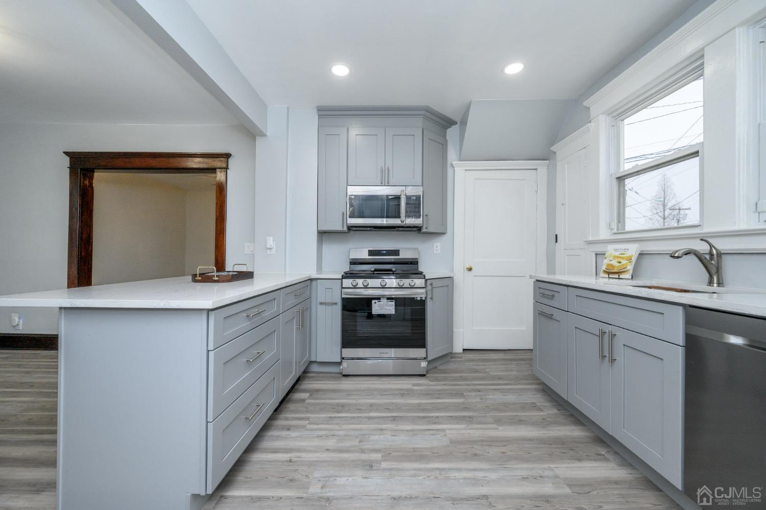 754 King Georges Road Fords, NJ 08863 - Photo 18 of 35 Gallery Image 18