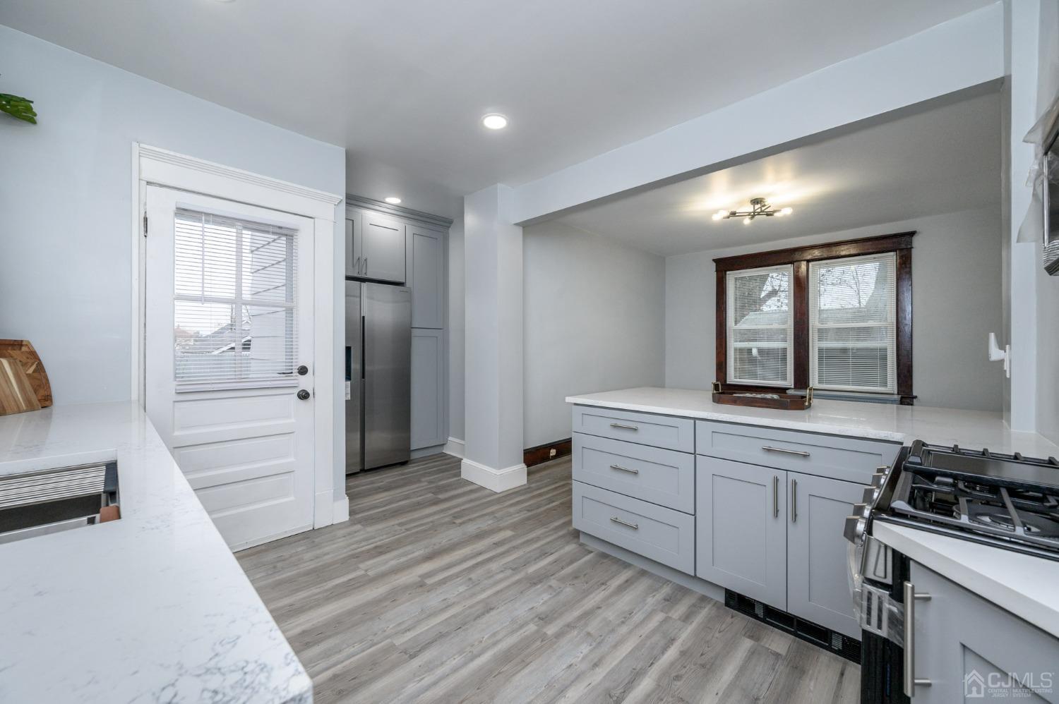 754 King Georges Road Fords, NJ 08863 - Photo 19 of 35 Gallery Image 19