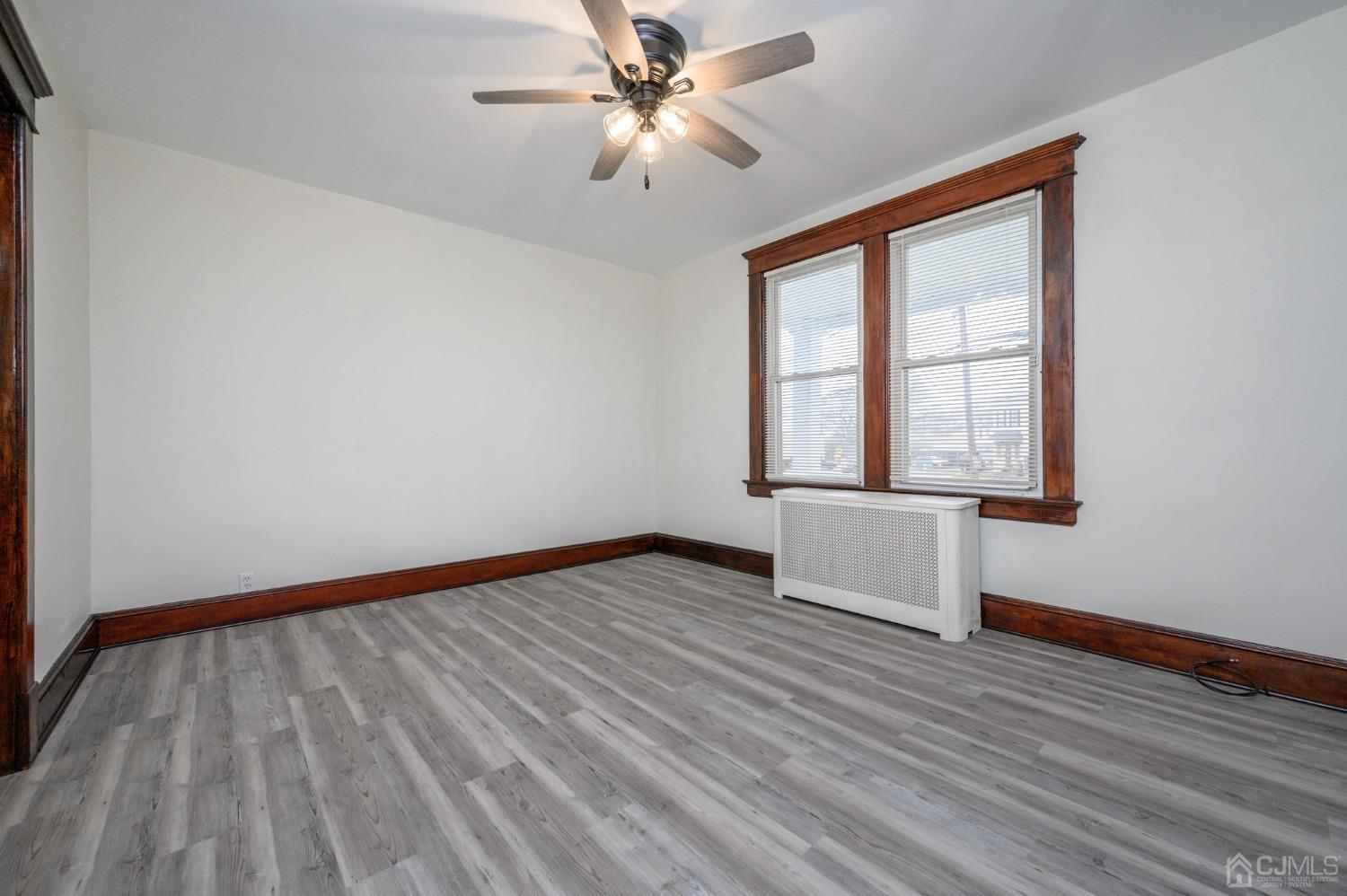 754 King Georges Road Fords, NJ 08863 - Photo 6 of 35 Gallery Image 6