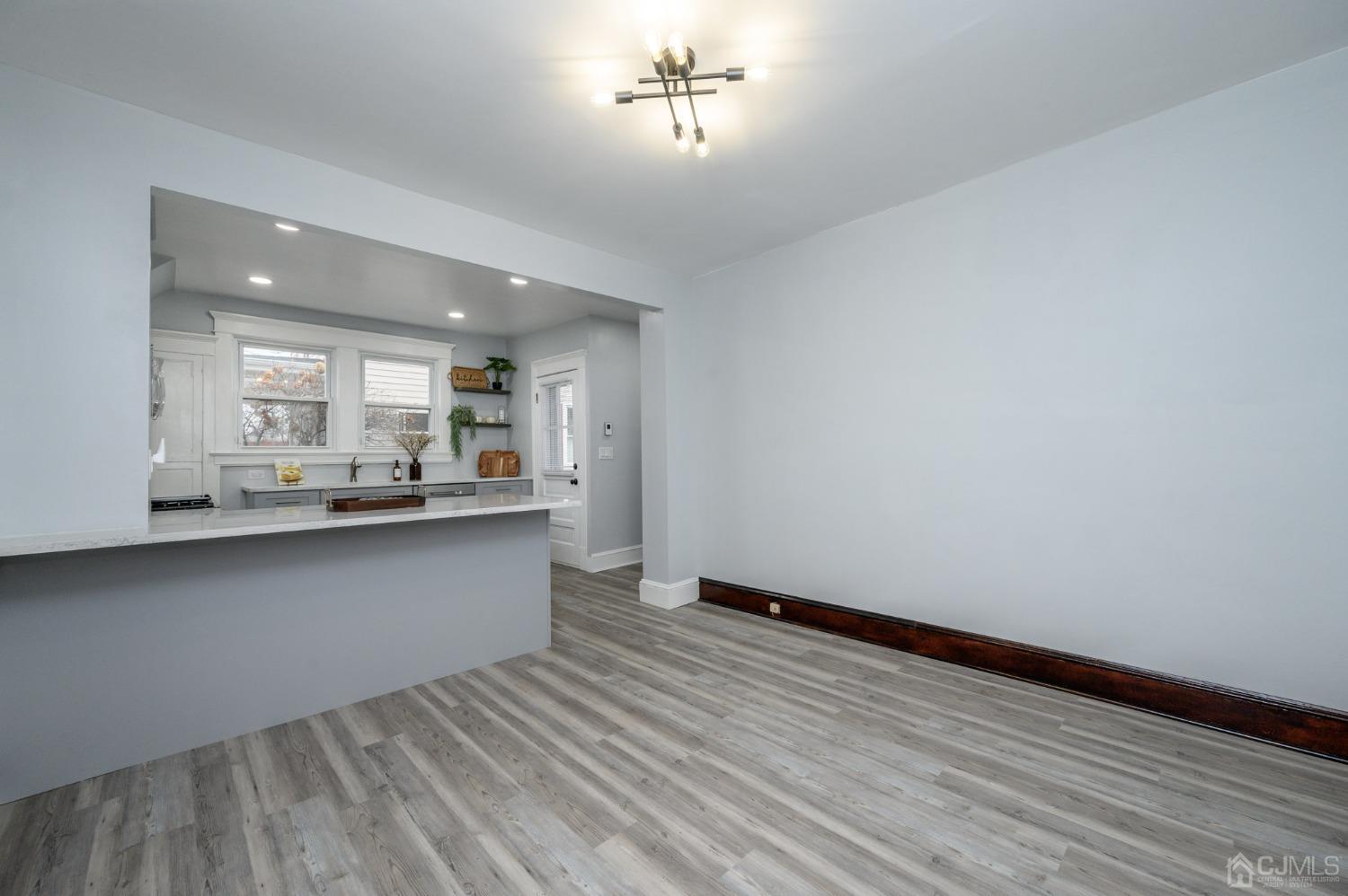 754 King Georges Road Fords, NJ 08863 - Photo 10 of 35 Gallery Image 10