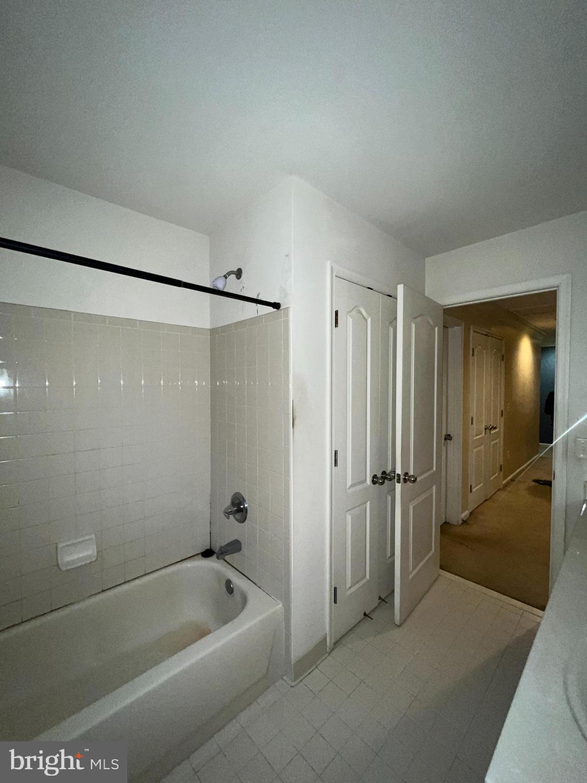 3322 Shrewsbury Road Abingdon, MD 21009 - Photo 22 of 24 a bathroom with a tub and a shower