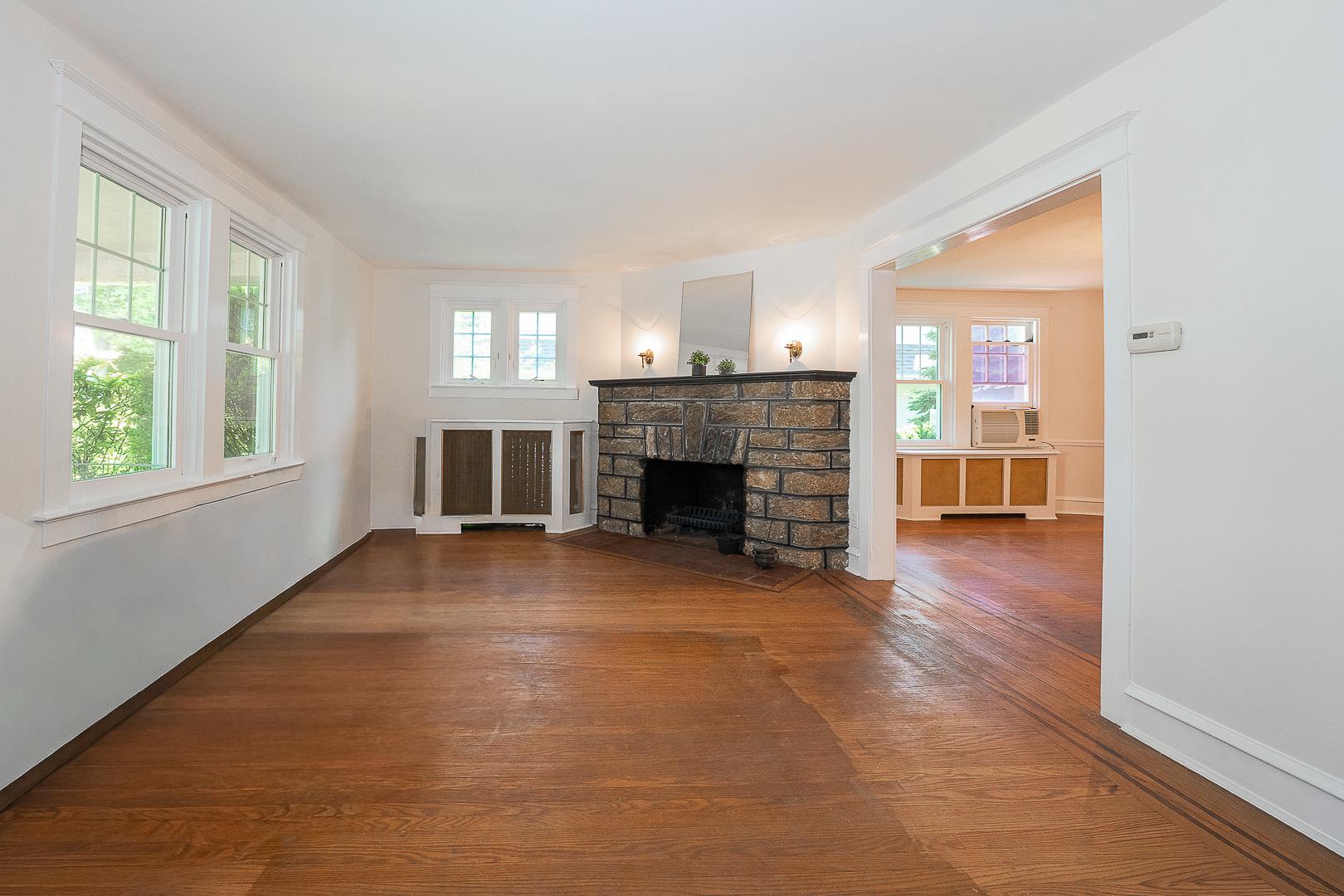 219 Oxford Road Havertown, PA 19083 - Photo 6 of 36 Living Room