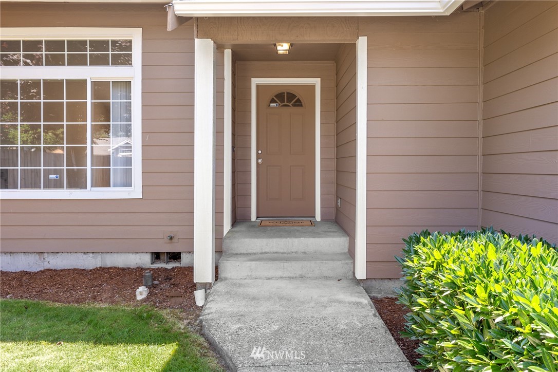 620 Rachael Place Kent, WA 98032 - Photo 2 of 15 Gallery Image 2