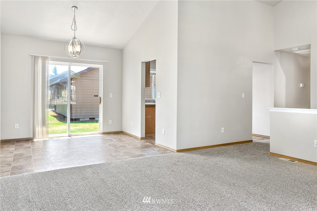 620 Rachael Place Kent, WA 98032 - Photo 4 of 15 Gallery Image 4