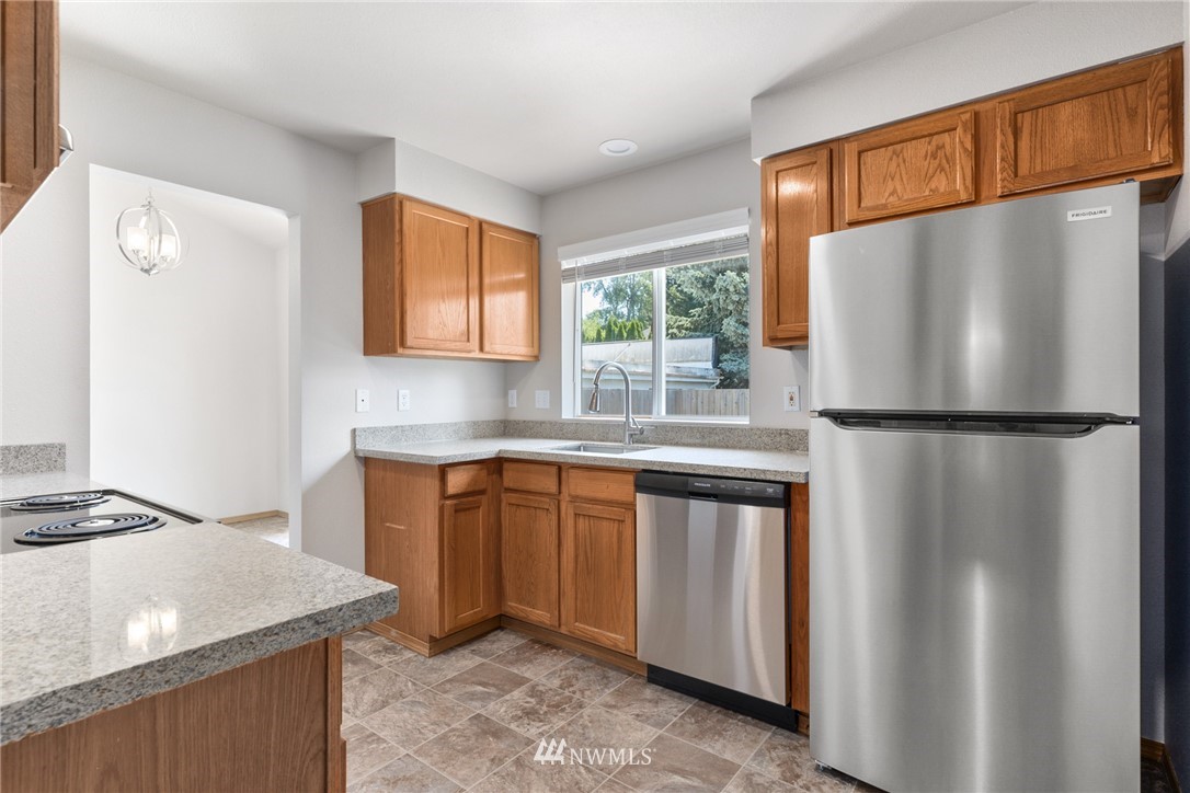620 Rachael Place Kent, WA 98032 - Photo 6 of 15 Gallery Image 6