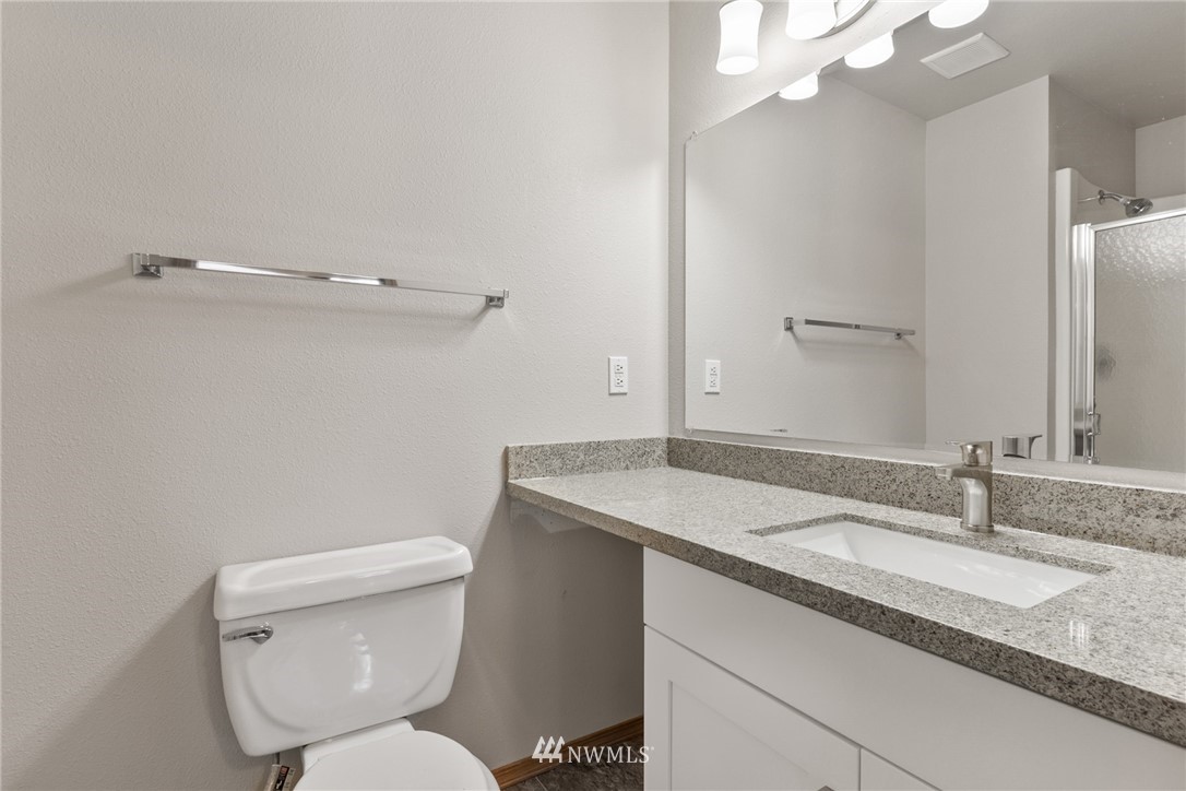 620 Rachael Place Kent, WA 98032 - Photo 8 of 15 Gallery Image 8