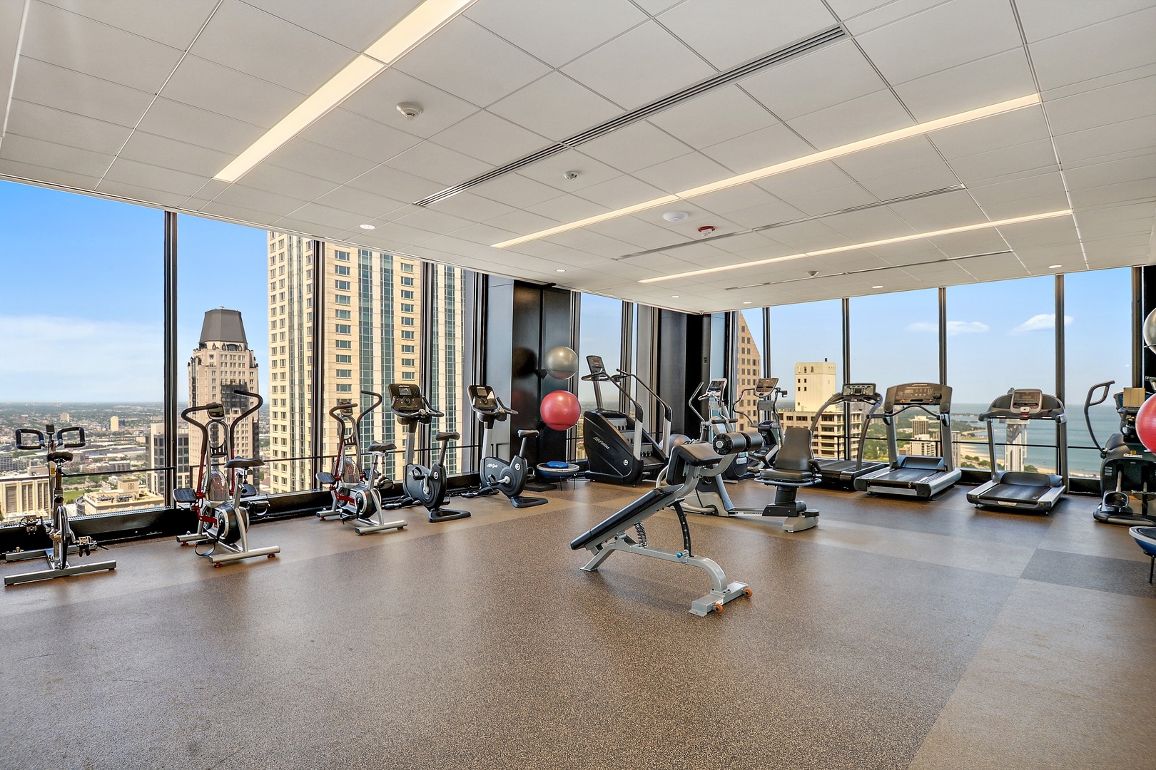 175 East Delaware Place, Unit 7207 Chicago, IL 60611 - Photo 15 of 23