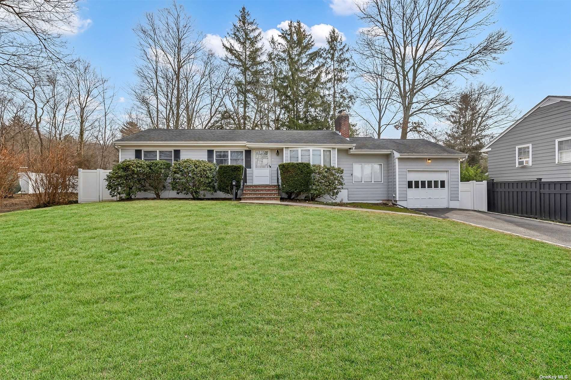 8 Leslie Lane, Huntington, NY 11743 Compass