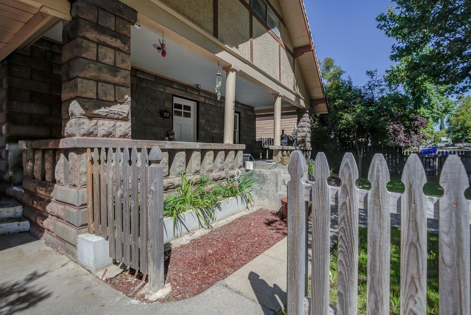 421 Lincoln Street Red Bluff, CA 96080 - Photo 4 of 41