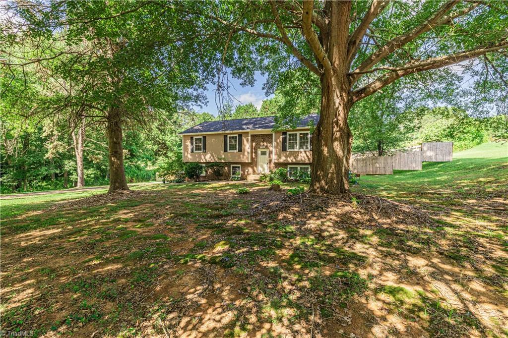2896 Millwheel Road Pfafftown, NC 27040 - Photo 24 of 37 Hallbath