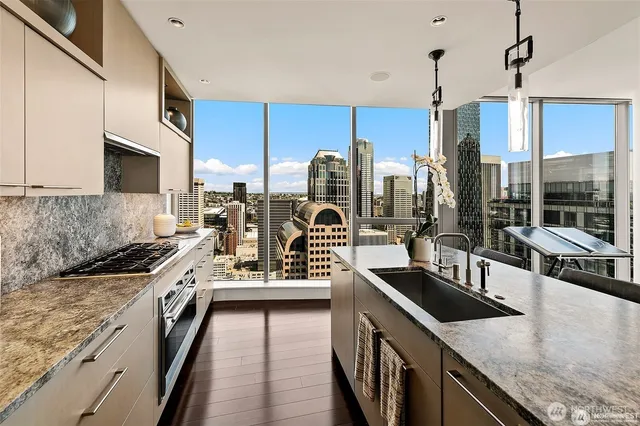 $3,395,000 | 1521 2nd Avenue, Unit 3801, Seattle, WA 98101