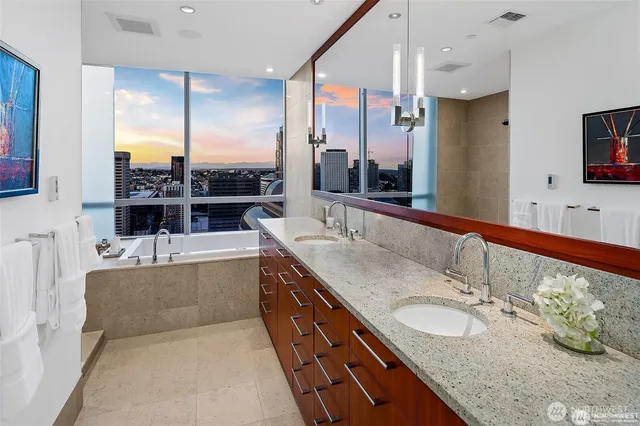 $3,395,000 | 1521 2nd Avenue, Unit 3801, Seattle, WA 98101