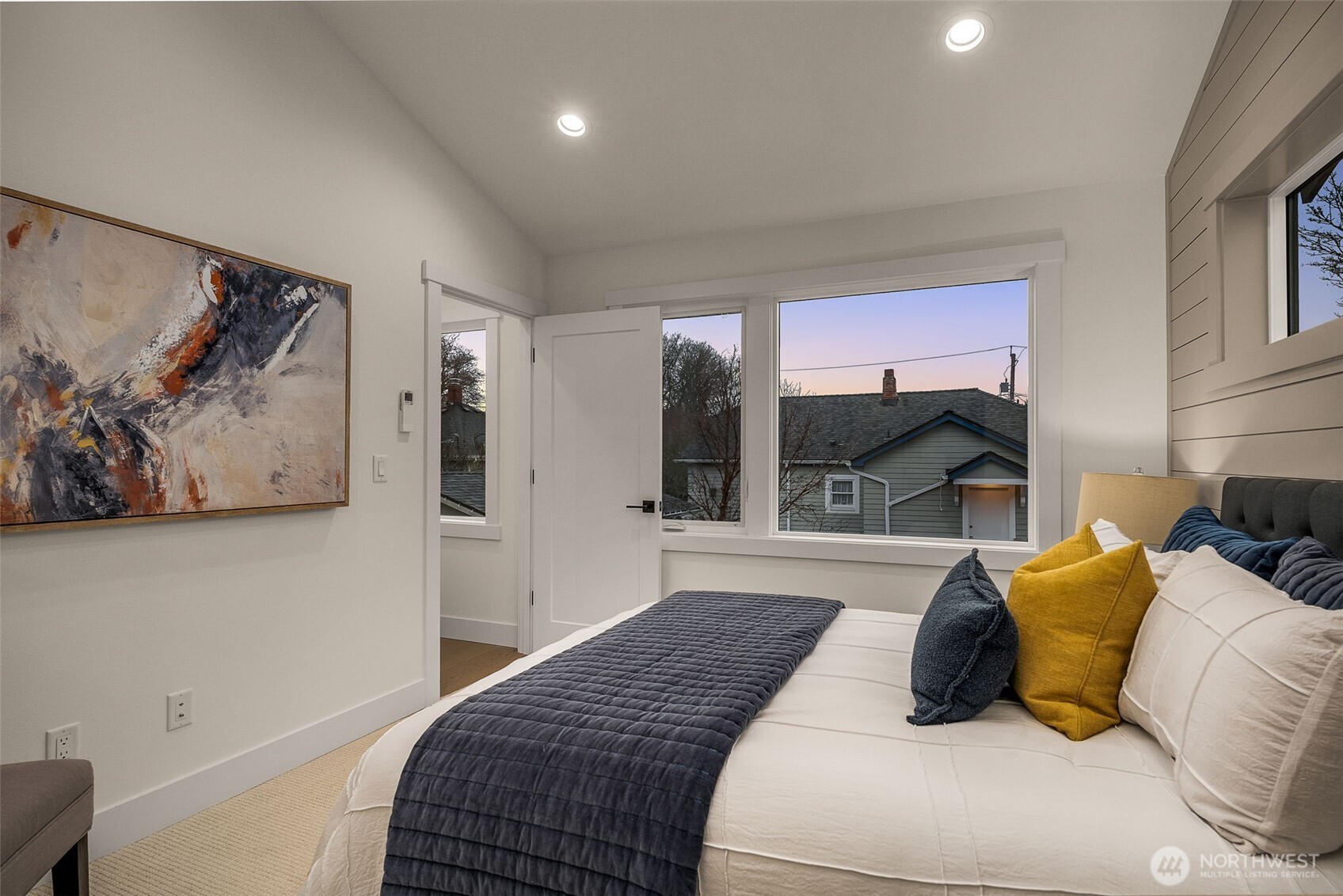 809 West Armour Street Seattle, WA 98119 - Photo 16 of 35