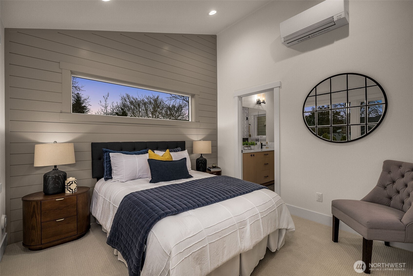 809 West Armour Street Seattle, WA 98119 - Photo 17 of 35