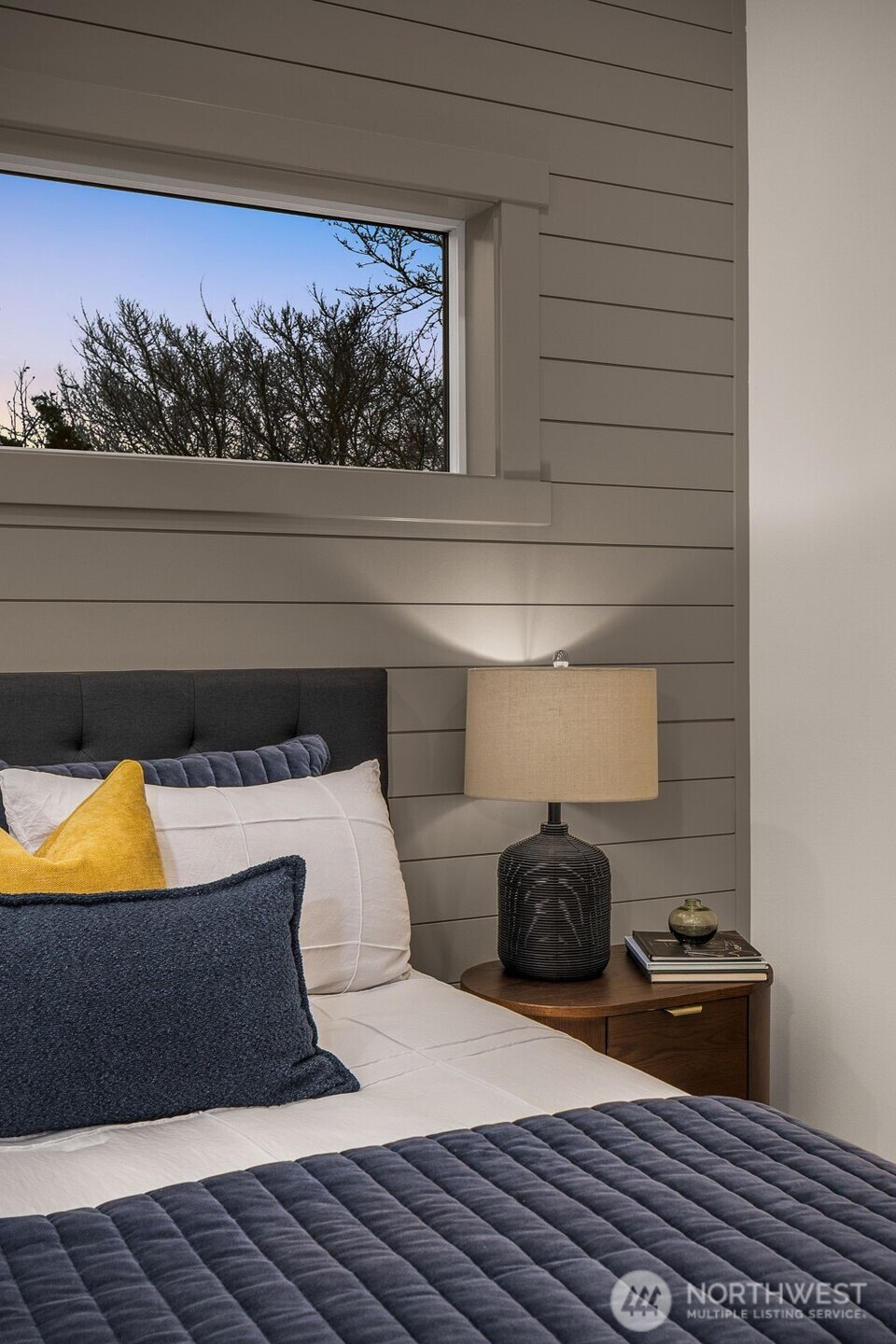 809 West Armour Street Seattle, WA 98119 - Photo 18 of 35