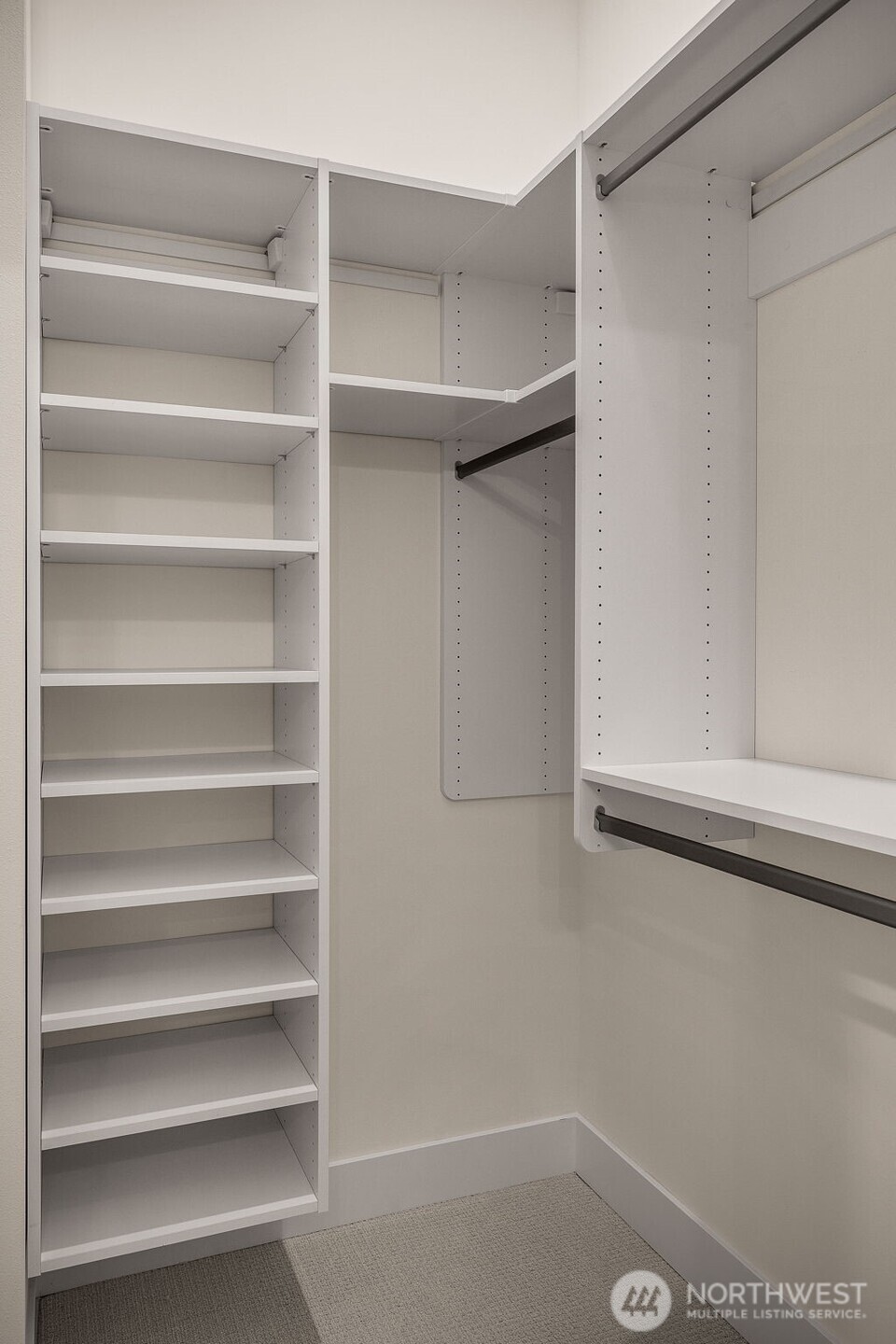 809 West Armour Street Seattle, WA 98119 - Photo 19 of 35