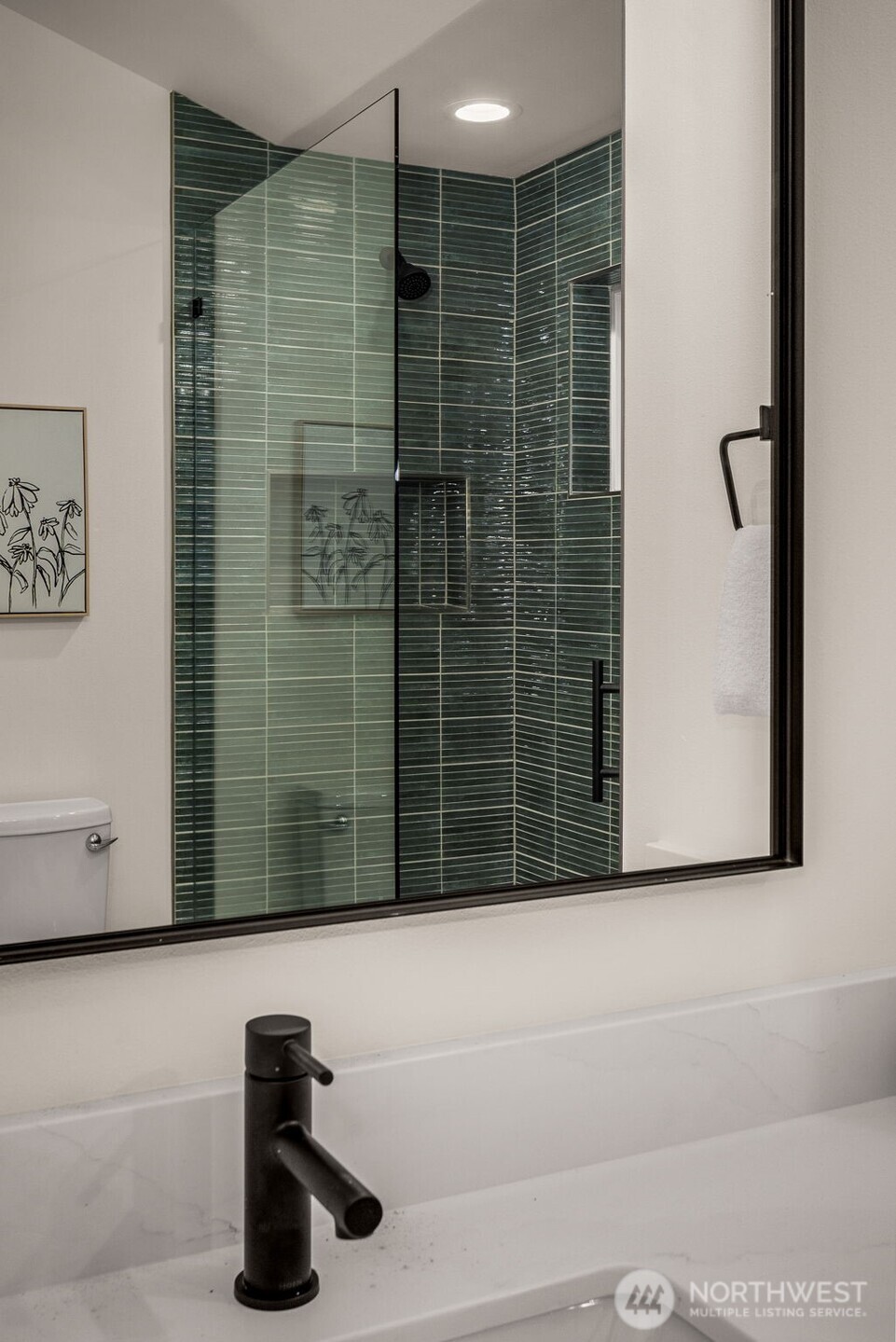 809 West Armour Street Seattle, WA 98119 - Photo 20 of 35